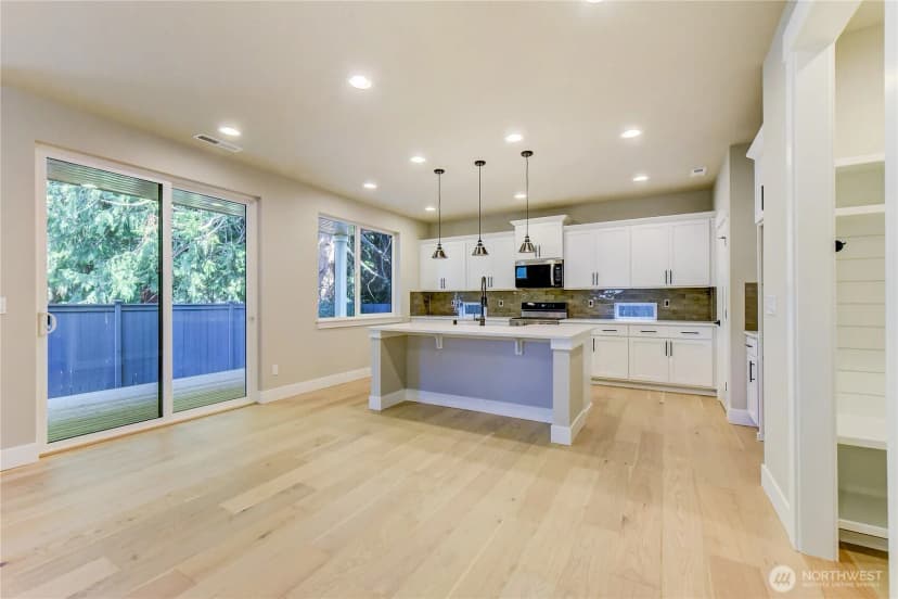 Property photo for 15528 2nd Place W #mg 15, Lynnwood photo 7