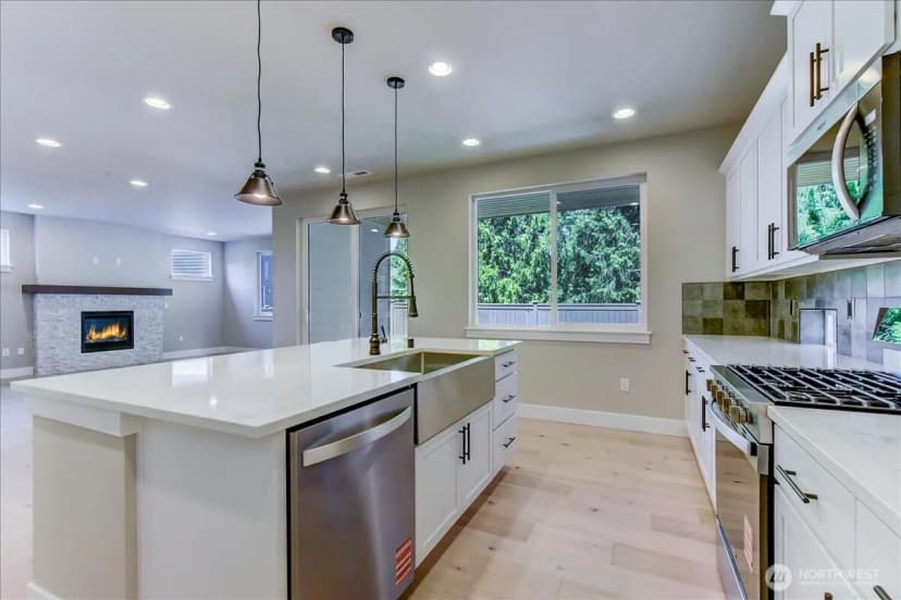 Property photo for 15528 2nd Place W #mg 15, Lynnwood photo 14