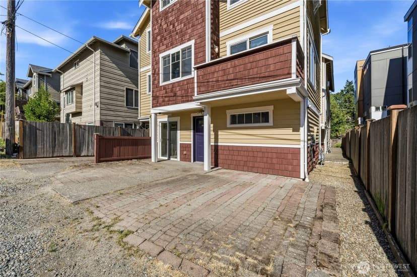 Property photo for 5013 40th Avenue Ne, Seattle photo 30