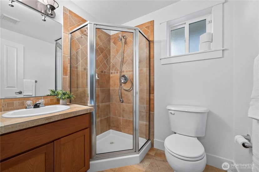Property photo for 5013 40th Avenue Ne, Seattle photo 29