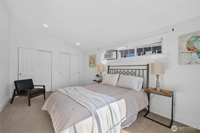 Property photo for 5013 40th Avenue Ne, Seattle photo 9