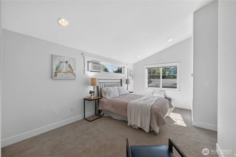 Property photo for 5013 40th Avenue Ne, Seattle photo 8