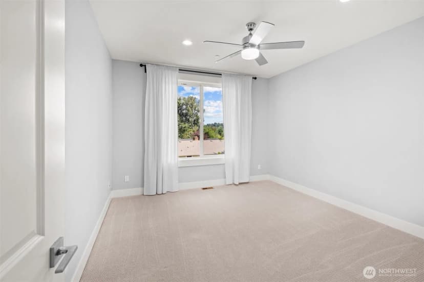 Property photo for 3919 Meadow Avenue N, Renton photo 33