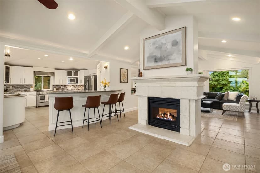 Property photo for 310 Skyline Drive, Edmonds photo 8