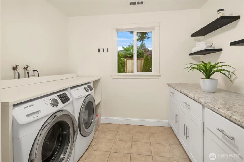 Property photo for 310 Skyline Drive, Edmonds photo 30