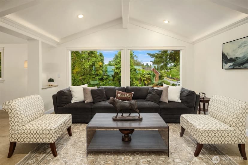 Property photo for 310 Skyline Drive, Edmonds photo 6
