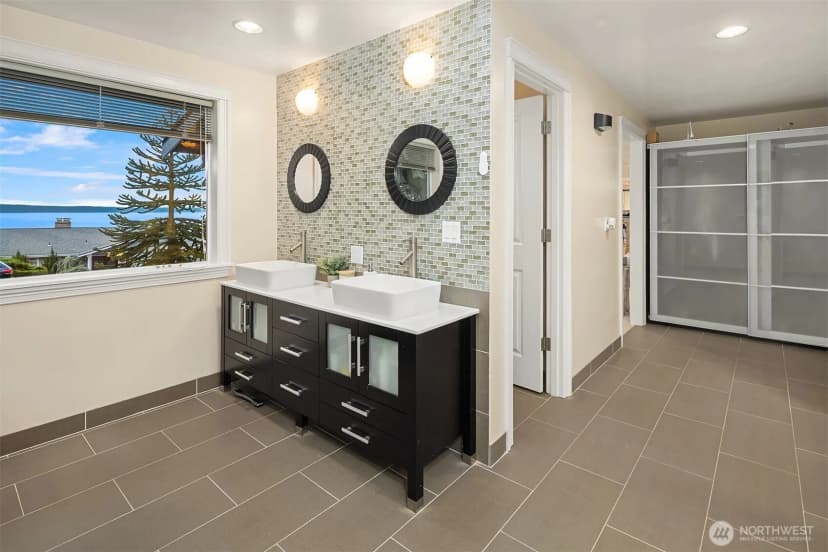 Property photo for 310 Skyline Drive, Edmonds photo 22