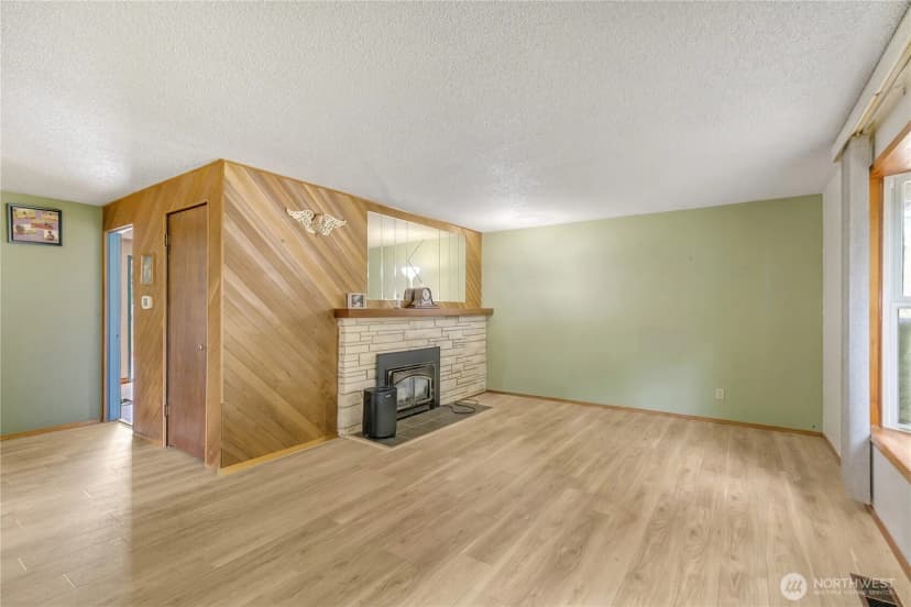 Property photo for 20911 78th Avenue W, Edmonds photo 2
