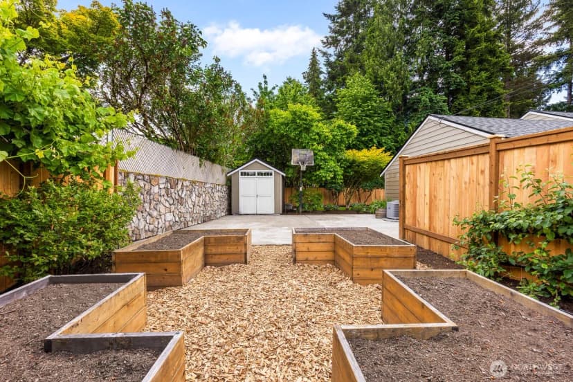 Property photo for 7441 Ne 145th St, Kirkland photo 27