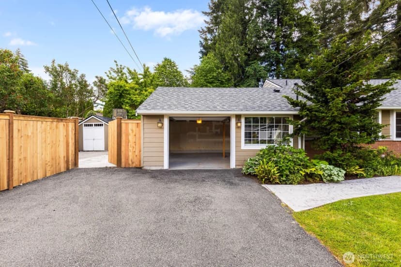 Property photo for 7441 Ne 145th St, Kirkland photo 21