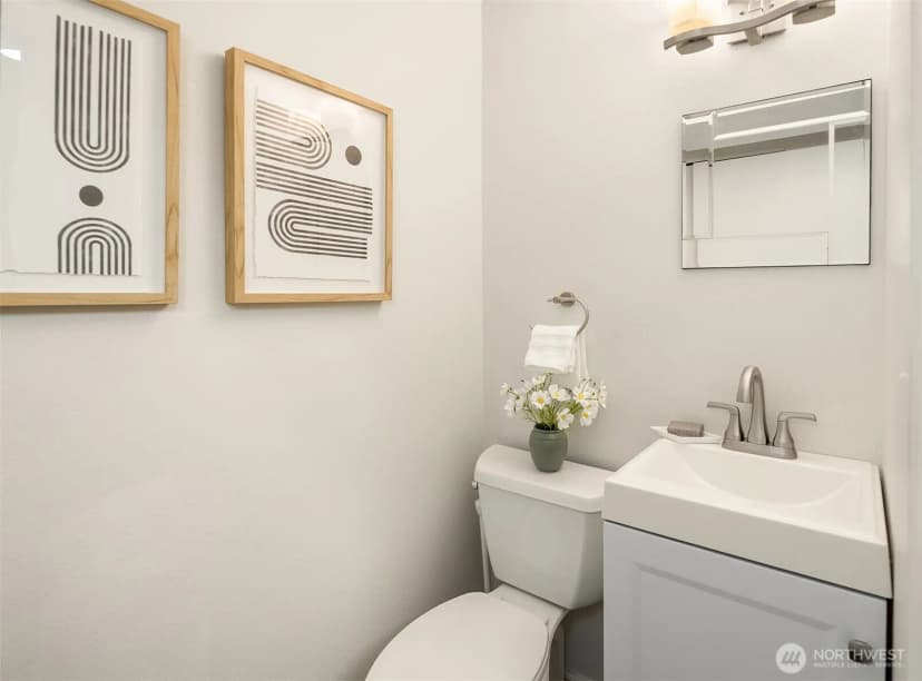 Property photo for 4057 96th Avenue Se, Mercer Island photo 29