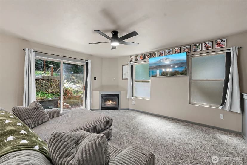 Property photo for 22329 Glenview Court Se, Yelm photo 9