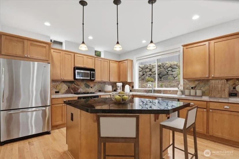 Property photo for 25303 Ne 3rd Place, Sammamish photo 7