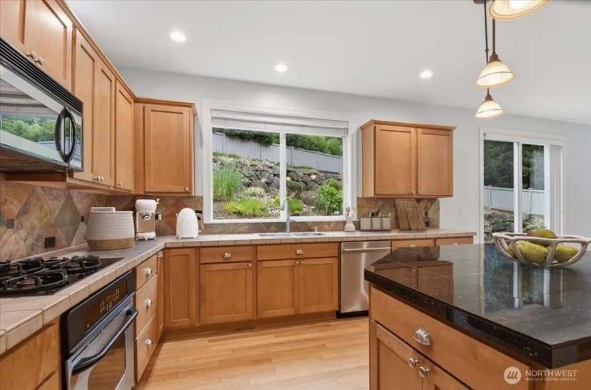 Property photo for 25303 Ne 3rd Place, Sammamish photo 9