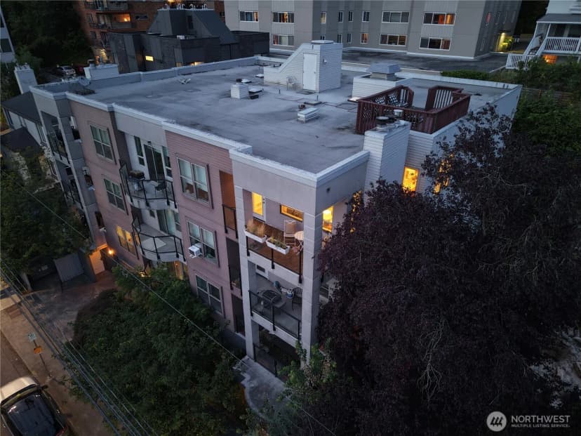 Property photo for 524 12th Avenue E #301, Seattle