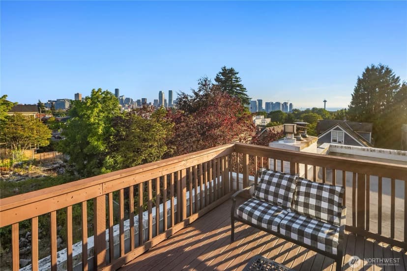 Property photo for 524 12th Avenue E #301, Seattle photo 17