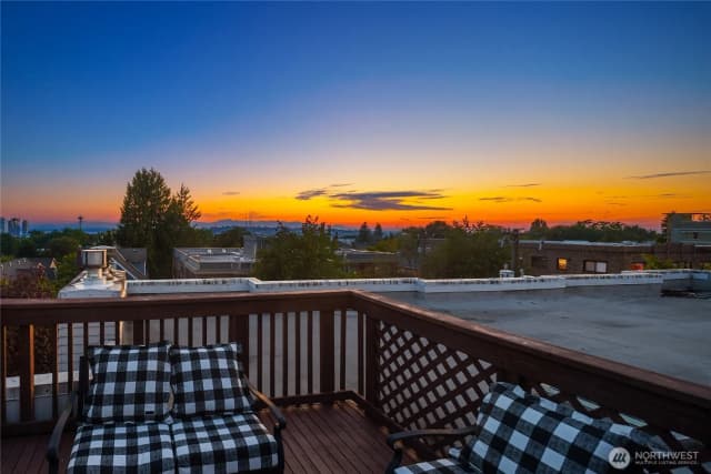 Property photo for 524 12th Avenue E #301, Seattle photo 3