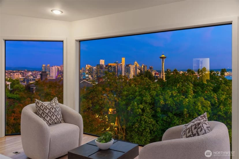 Property photo for 118 Highland Drive, Seattle photo 13