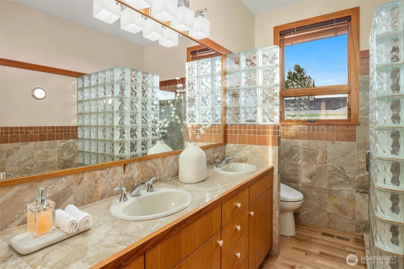 Property photo for 118 Highland Drive, Seattle photo 27