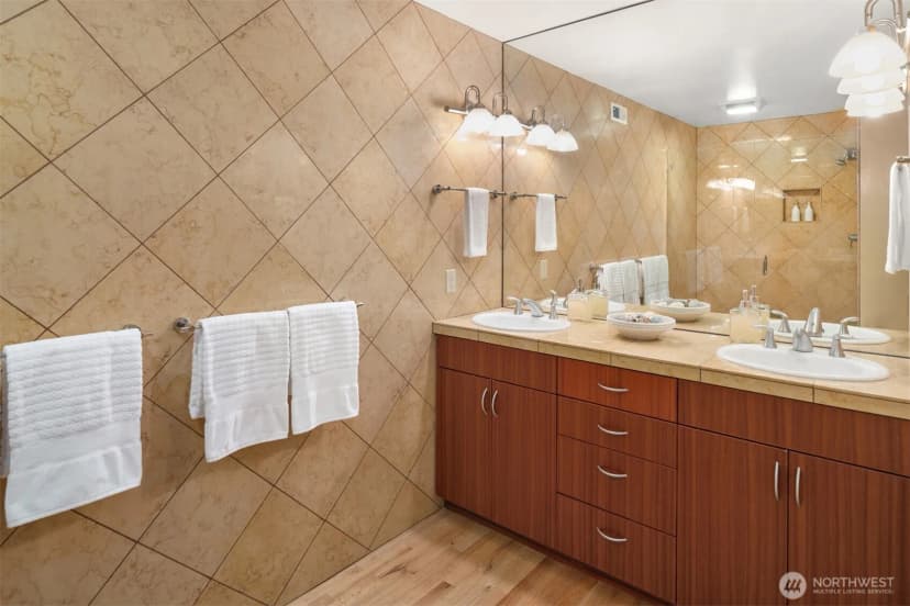 Property photo for 118 Highland Drive, Seattle photo 33