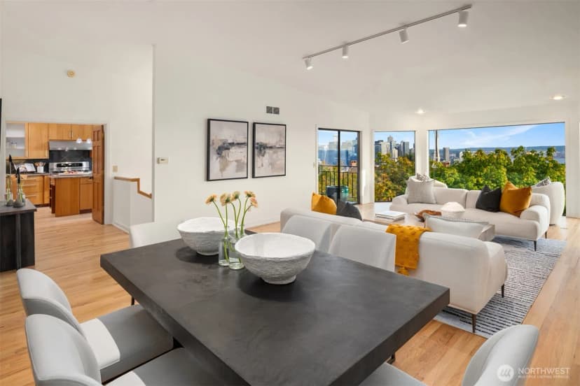 Property photo for 118 Highland Drive, Seattle photo 10