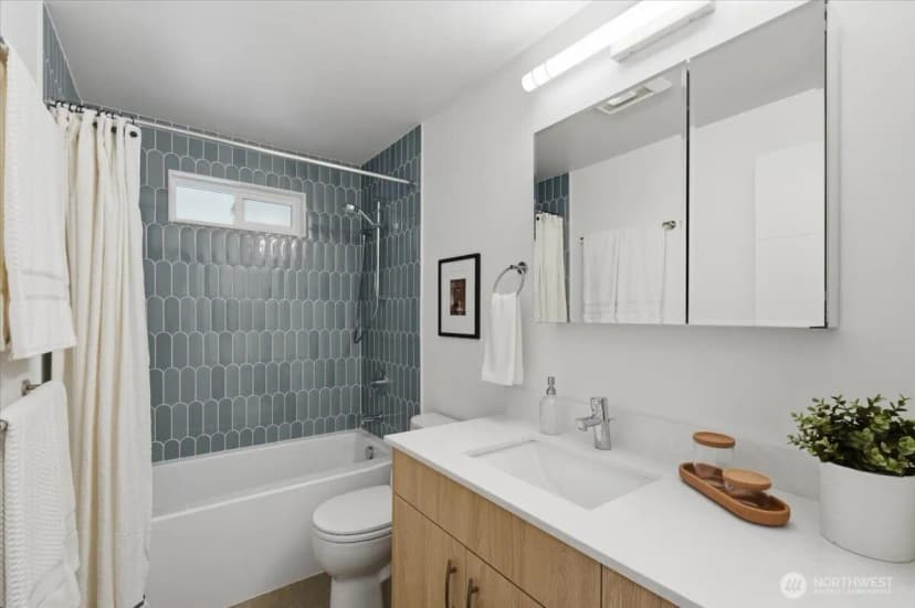Property photo for 5247 21st Avenue Sw, Seattle photo 12