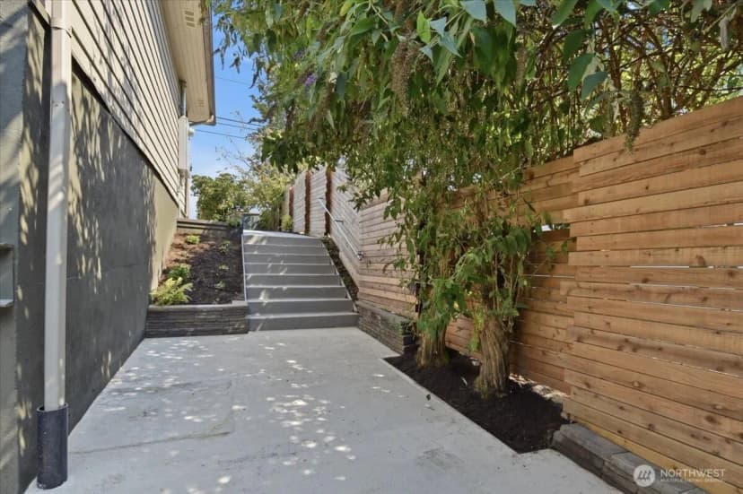 Property photo for 5247 21st Avenue Sw, Seattle photo 30