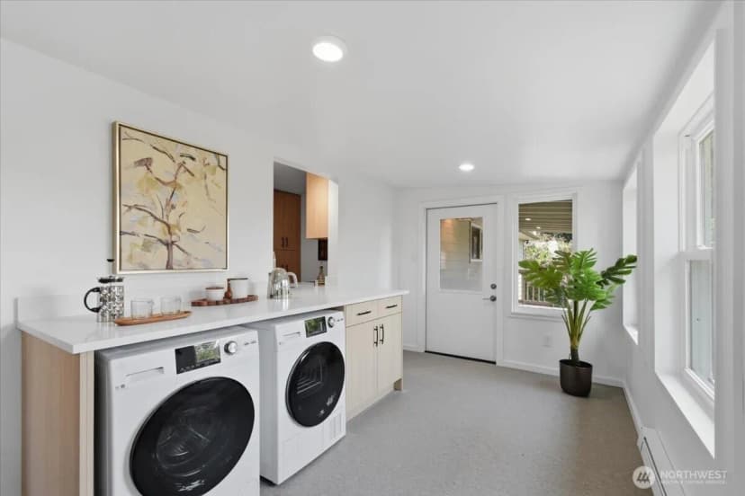 Property photo for 5247 21st Avenue Sw, Seattle photo 10