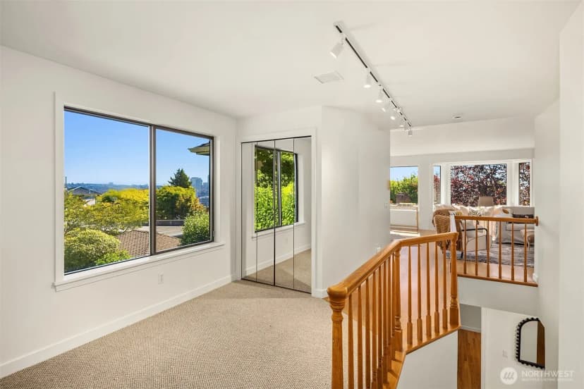 Property photo for 1114 2nd Avenue N, Seattle photo 19