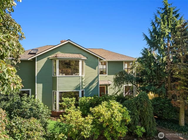 Property photo for 1114 2nd Avenue N, Seattle photo 3