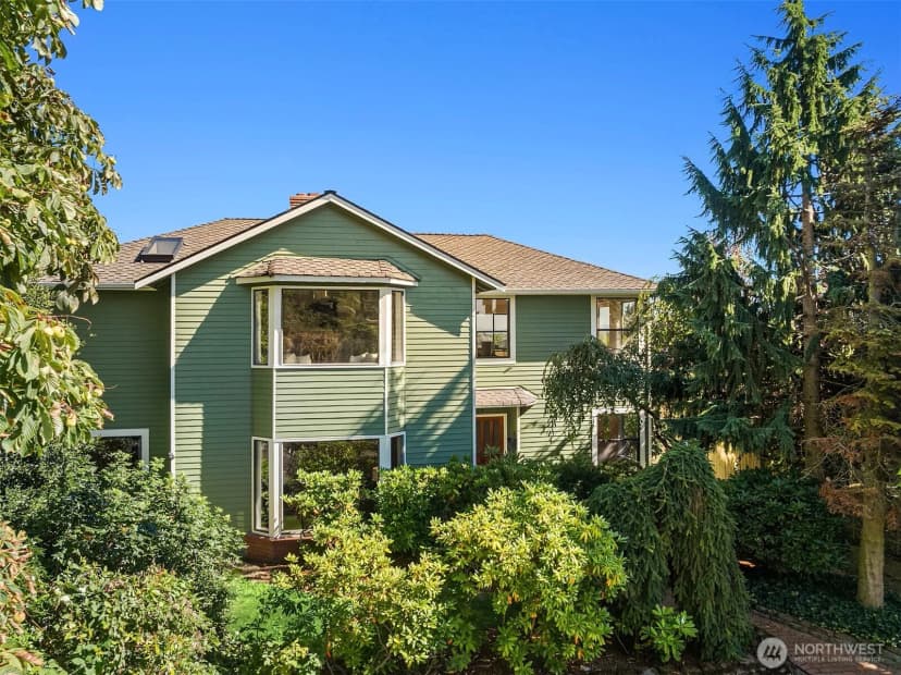 Property photo for 1114 2nd Avenue N, Seattle photo 3