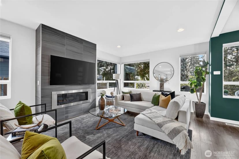 Property photo for 7707 18th Avenue Sw, Seattle photo 4