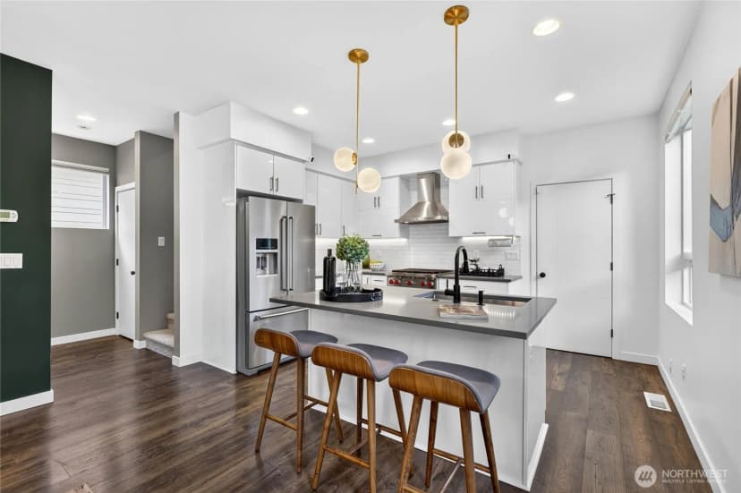 Property photo for 7707 18th Avenue Sw, Seattle photo 9