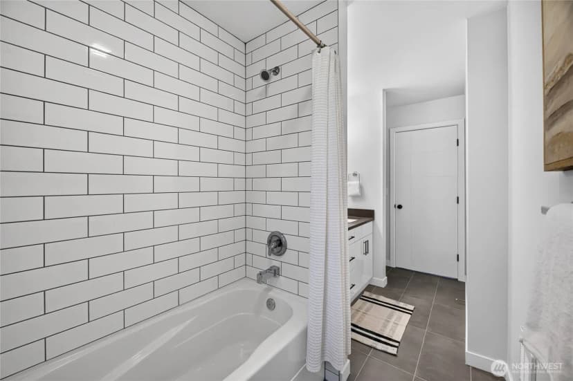 Property photo for 7707 18th Avenue Sw, Seattle photo 25