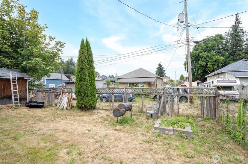 Property photo for 110 Alder Street E, Eatonville photo 19