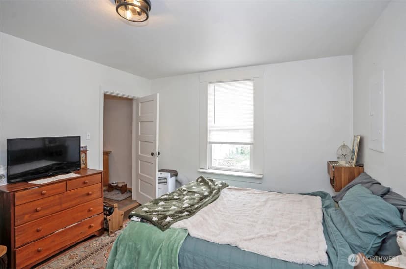 Property photo for 110 Alder Street E, Eatonville photo 12