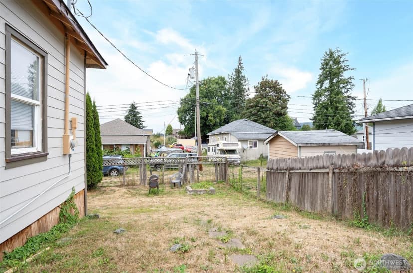 Property photo for 110 Alder Street E, Eatonville photo 18