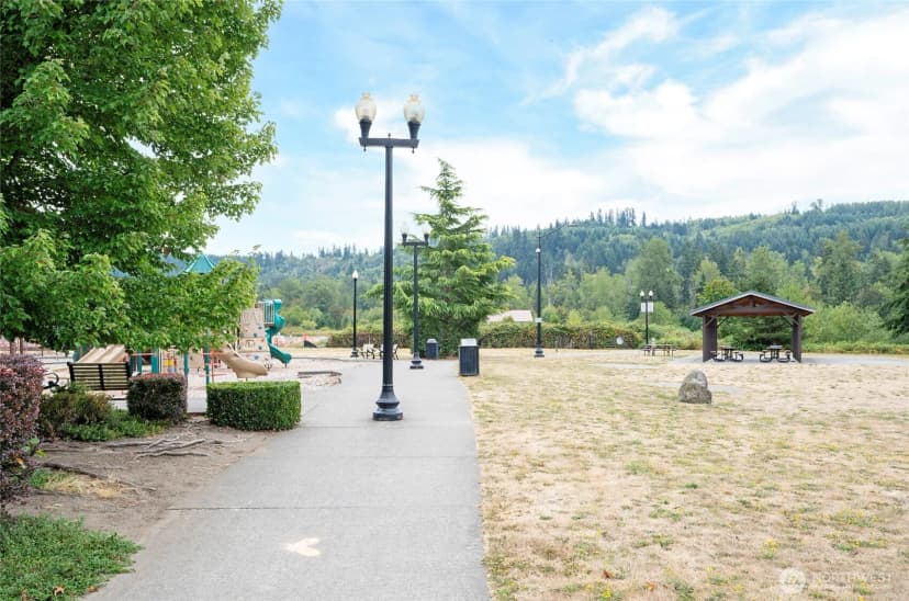 Property photo for 110 Alder Street E, Eatonville photo 21