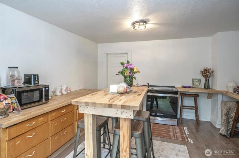 Property photo for 110 Alder Street E, Eatonville photo 9