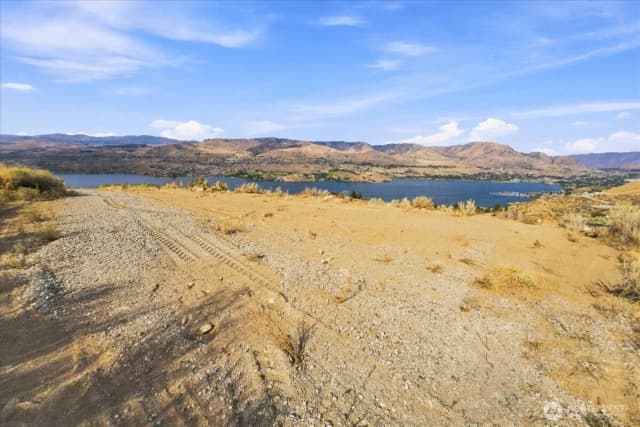 Property photo for 64 Chelan Butte Rd, Chelan photo 3