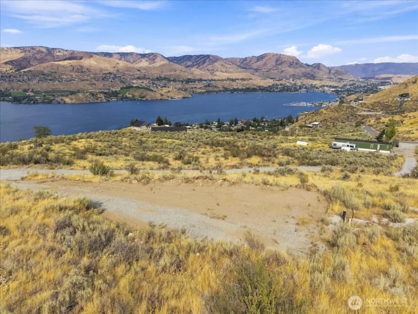 Property photo for 64 Chelan Butte Rd, Chelan photo 2