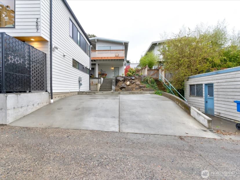 Property photo for 7507 Latona Avenue Ne, Seattle photo 25
