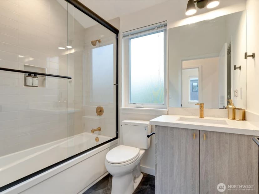 Property photo for 7507 Latona Avenue Ne, Seattle photo 21