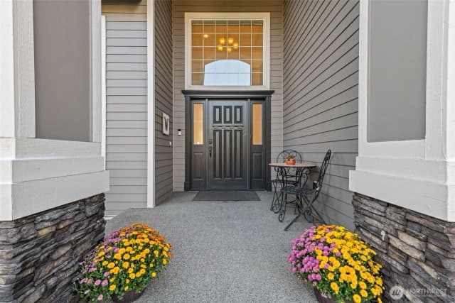 Property photo for 32113 Sunny Lane, Black Diamond photo 3