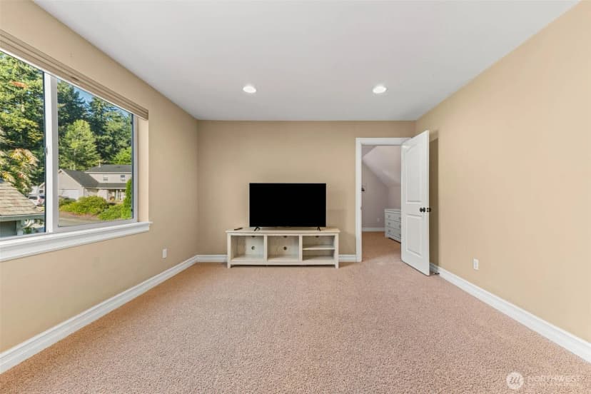 Property photo for 32113 Sunny Lane, Black Diamond photo 20
