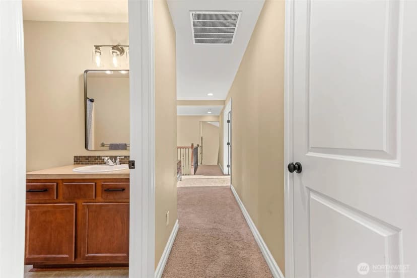 Property photo for 32113 Sunny Lane, Black Diamond photo 24
