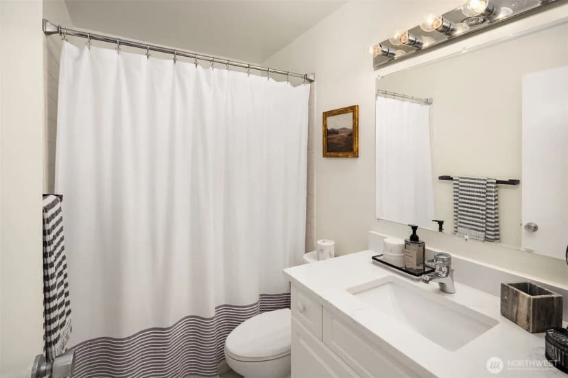 Property photo for 6225 Lake Washington Boulevard Ne #208, Kirkland photo 14
