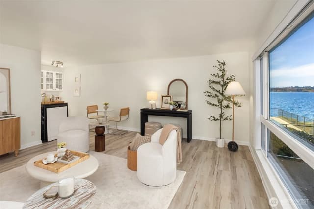 Property photo for 6225 Lake Washington Boulevard Ne #208, Kirkland photo 4