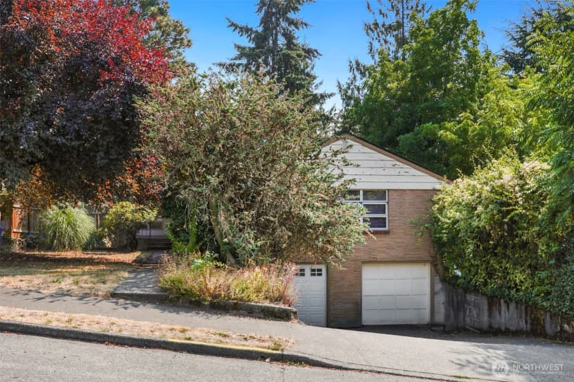 Property photo for 4815 S Holly Street, Seattle photo 2