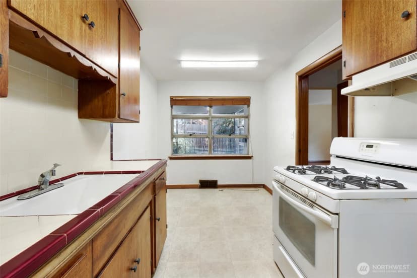 Property photo for 4815 S Holly Street, Seattle photo 8